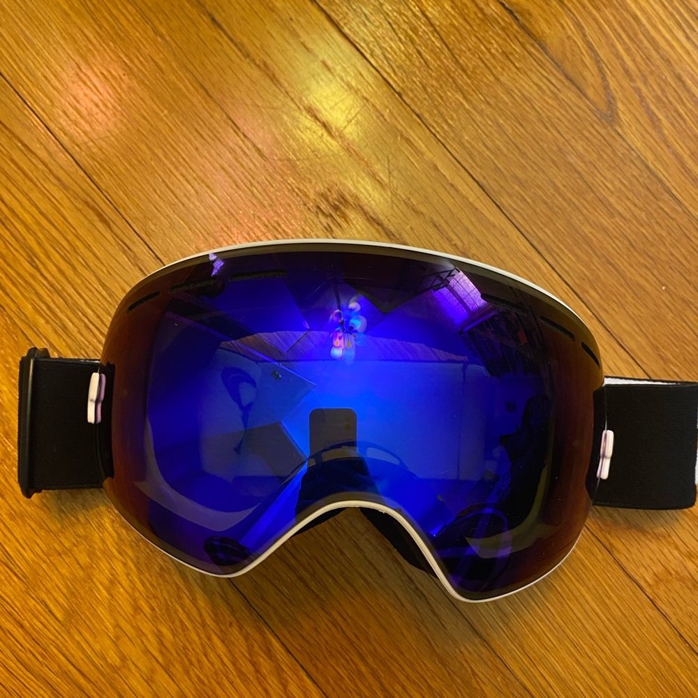 Zionor Ski/Snowboard goggles - description listed in pictures